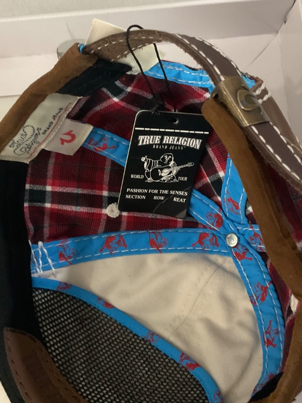 True religion Distressed Cap. - Picture 7 of 9